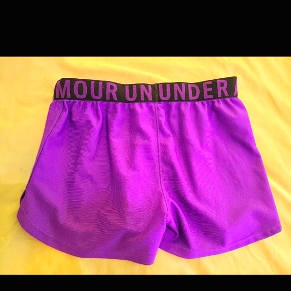 Under Armour Shorts Women's Size XSP Heat Gear Running Performance YLG/JG/G - Picture 3 of 6